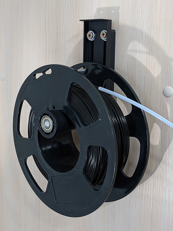 filament-spool-arm-on-the-wall