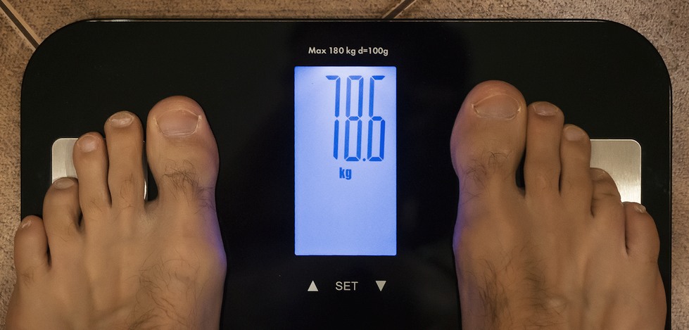 weight-on-scales-40yo-me