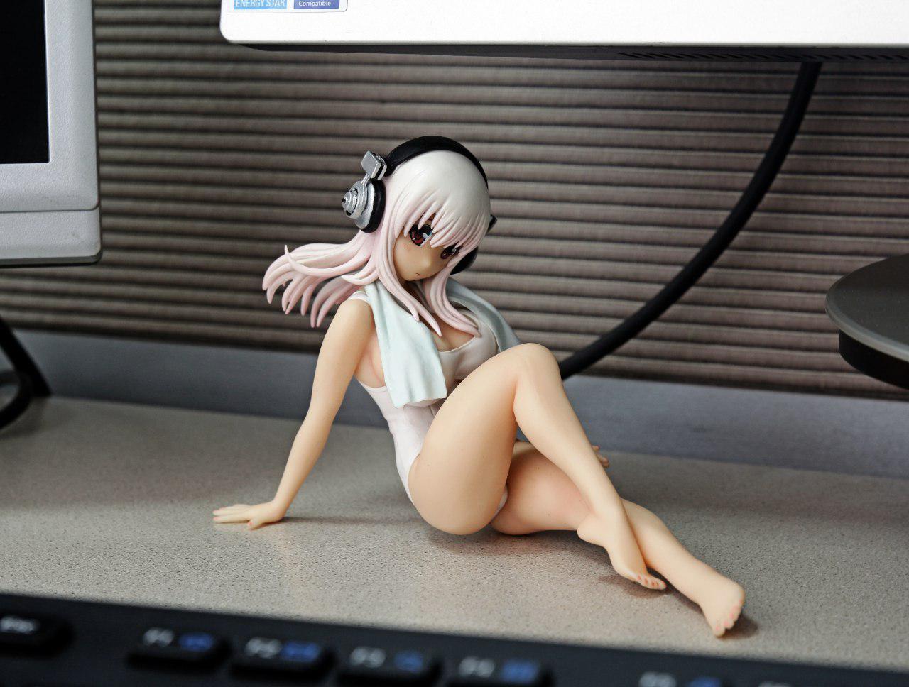 super-sonico-bootleg-on-the-table